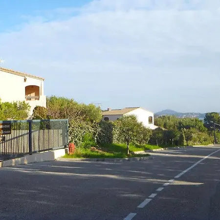 Les Hameaux De L'ile Rousse